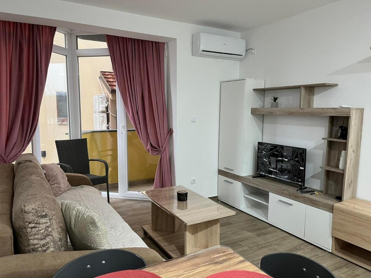 Hn Lux & Spa Veliko Gradište Buitenkant foto